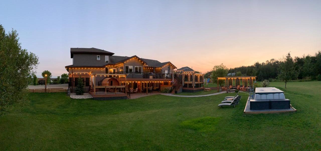 Dragonfly Inn Loft Suite เชอร์วูด พาร์ค ภายนอก รูปภาพ