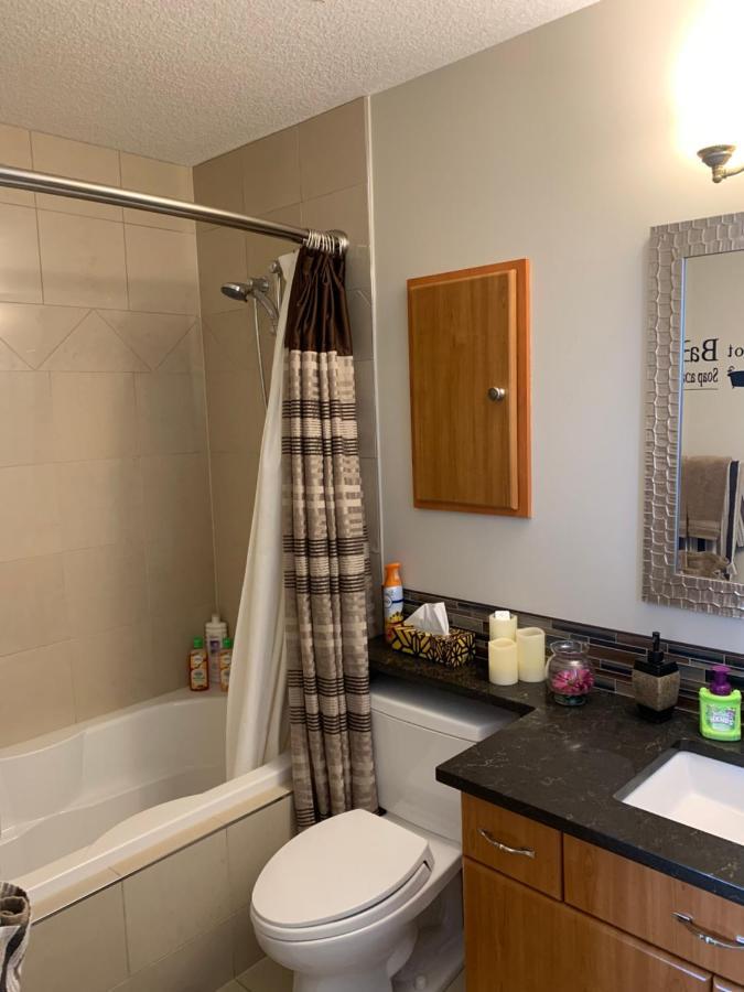Dragonfly Inn Loft Suite เชอร์วูด พาร์ค ภายนอก รูปภาพ