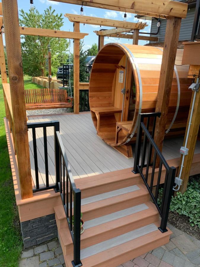 Dragonfly Inn Loft Suite เชอร์วูด พาร์ค ภายนอก รูปภาพ